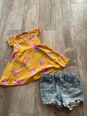 Girls' Yellow Floral Ruffle Sleeve Dress Top & Cat & Jack Denim Shorts